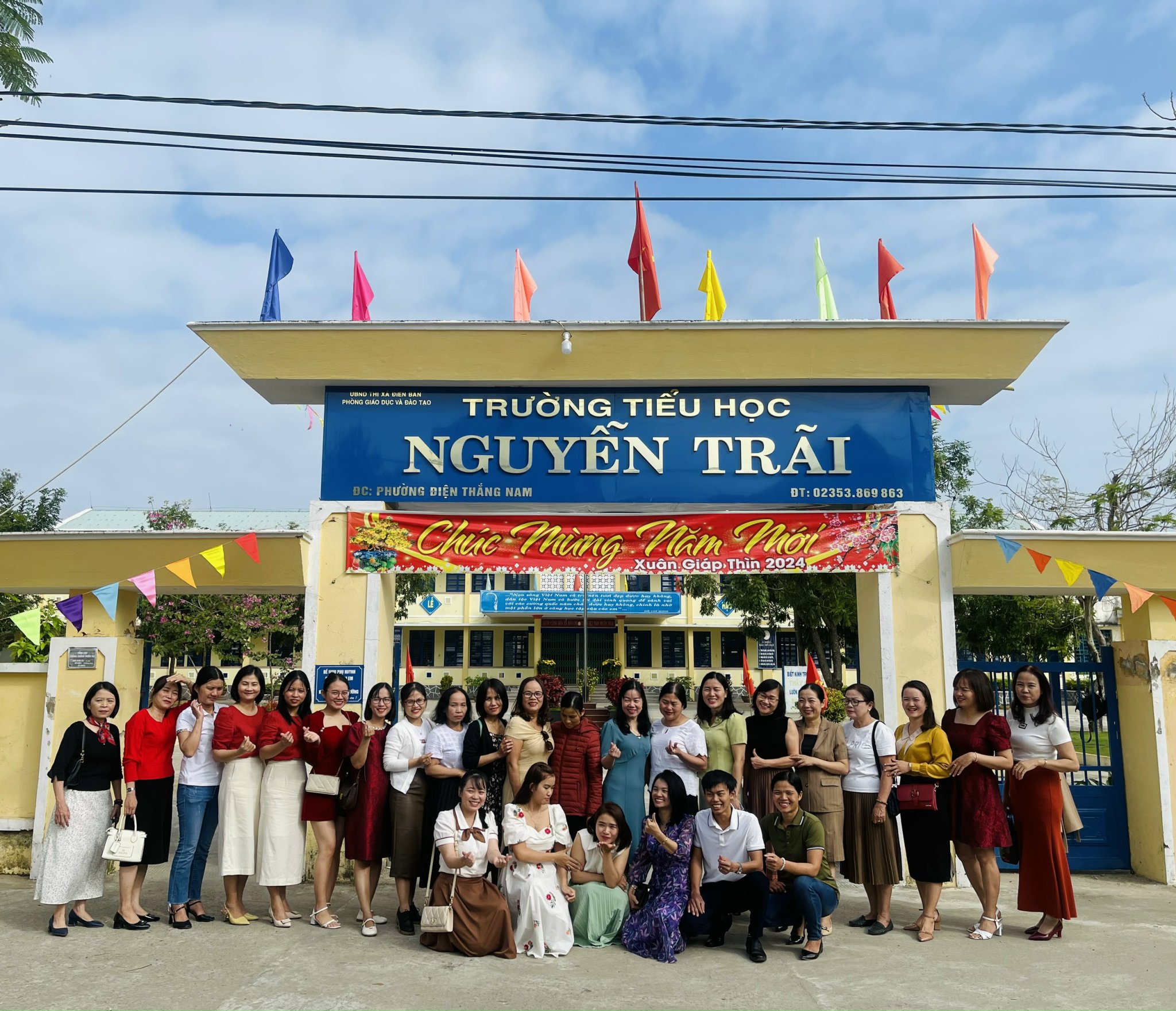 Tập thể giáo viên